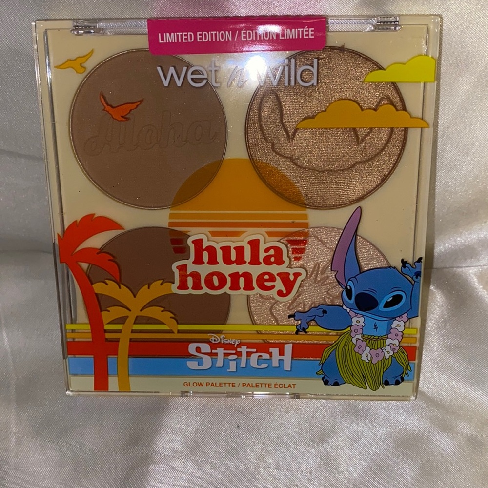 Wet n Wild stitch Hula Honey glow palette